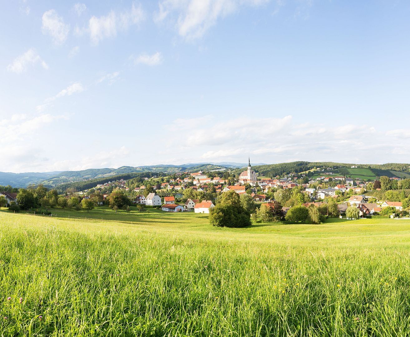 Bild enthält, Landscape, Nature, Outdoors, Grass, Scenery, Field, Grassland, Meadow, Panoramic, Pasture