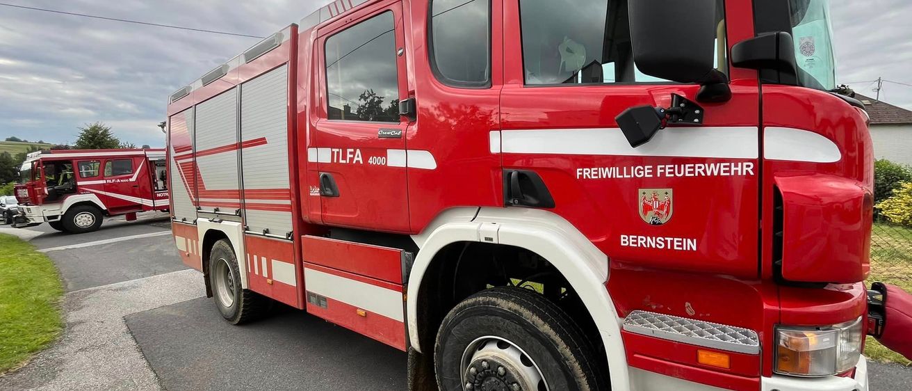 Bild enthält, Bumper, Transportation, Vehicle, Machine, Wheel, Truck, Fire Truck