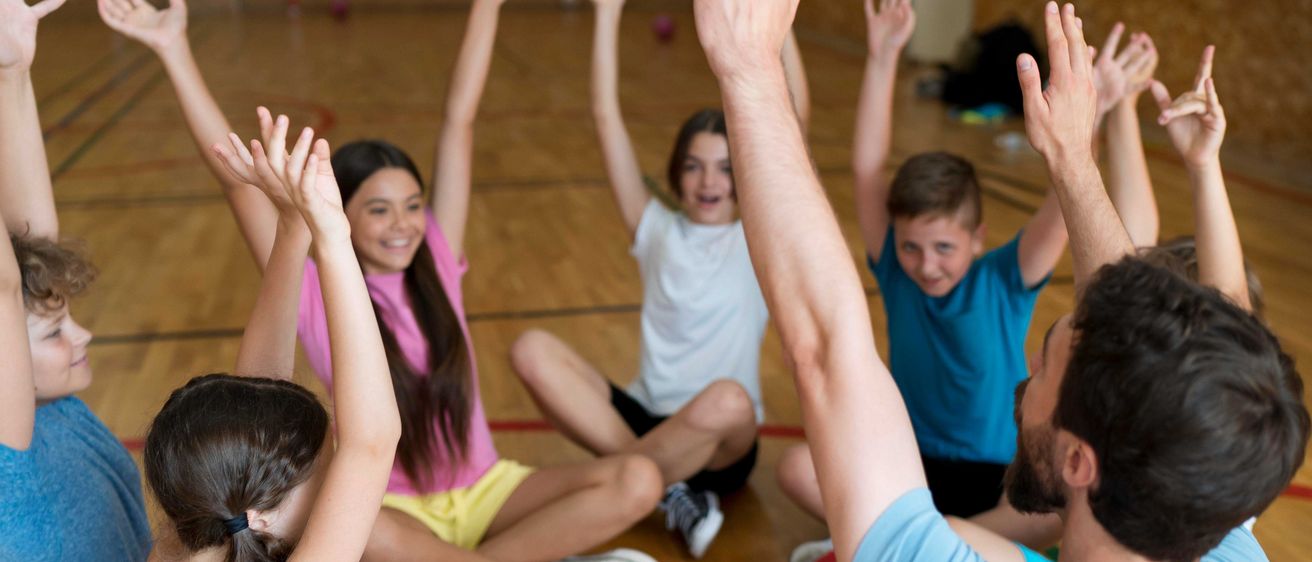 Bild enthält, Celebrating, Person, Boy, Child, Male, Female, Girl, Face, Head, Shoe