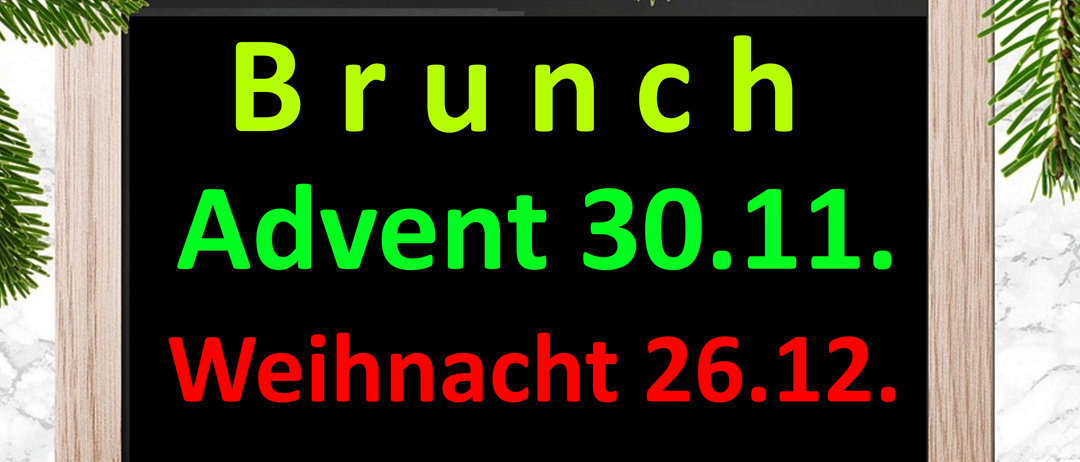 Ein Poster mit schwarzem Rahmen, das den Text 'Brunch Advent 30.11. Weihnachten 26.12. 7432 Oberschutzen' zeigt. Darunter ein rundes Logo mit 'P' darin, neben einem QR-Code. Ein Bild eines Fleischgerichts mit Gemüse und Früchten.
