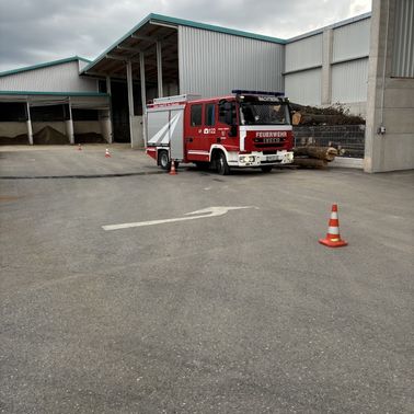 Bild enthält, Fire Truck, Transportation, Truck, Vehicle, Fire Station