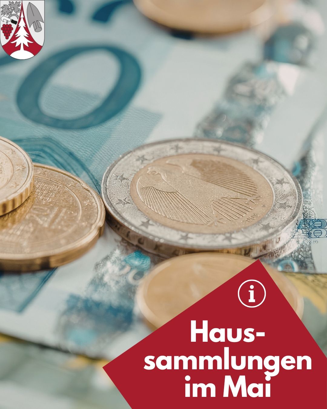 Ein Haufen Münzen, einschließlich 2-Euro- und 1-Euro-Münzen, liegt auf einer Banknote. Ein rotes i-Symbol befindet sich in der unteren rechten Ecke.