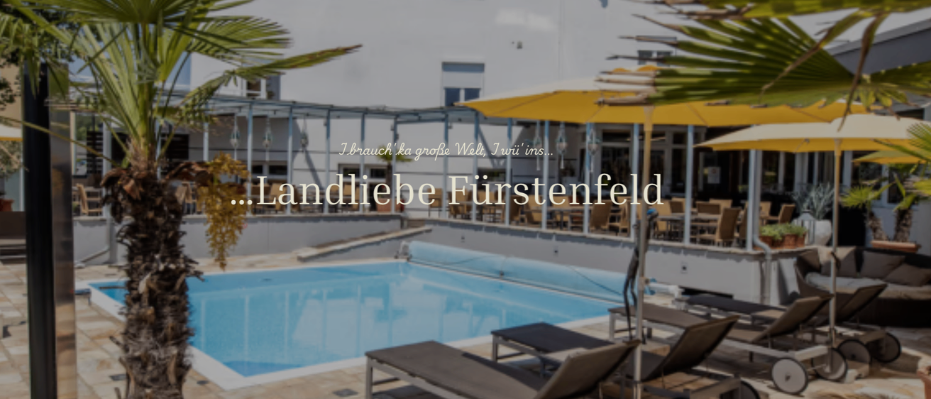 Bild enthält, Building, Hotel, Resort, Summer, Pool, Water, Swimming Pool, Housing, Patio, Outdoors