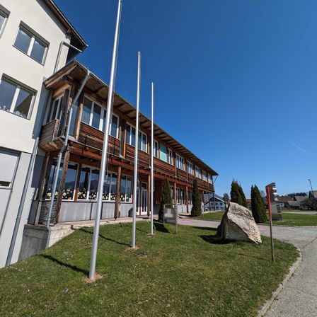 Bild enthält, Architecture, Building, Housing, City, House, Row House, Plant