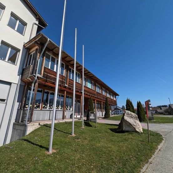 Bild enthält, Architecture, Building, Housing, City, House, Row House, Plant