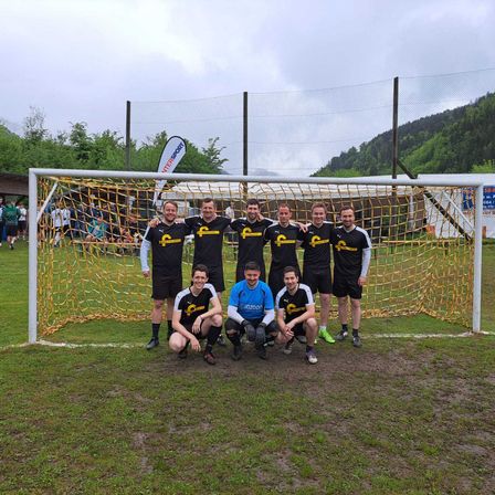 Bild enthält, People, Person, Team, Footwear, Shoe