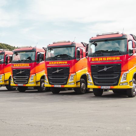 Bild enthält, Transportation, Truck, Vehicle, Bumper, Machine, Wheel, Person