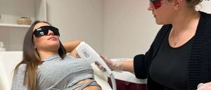 Bild enthält, Adult, Female, Person, Woman, Ultrasound, Face, Head