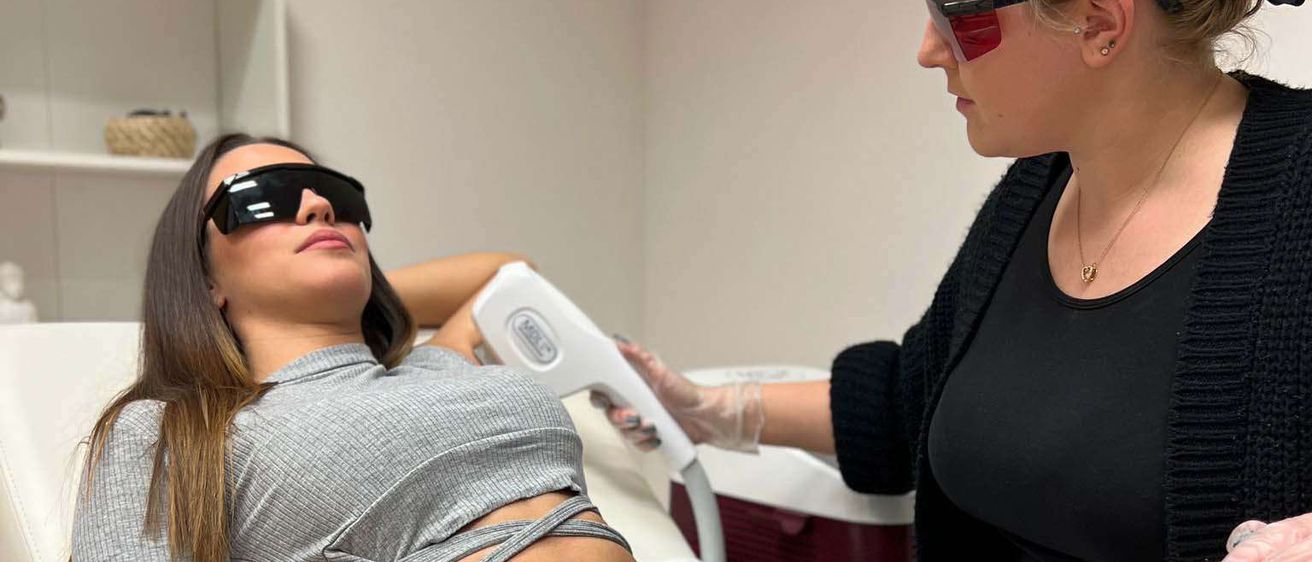 Bild enthält, Adult, Female, Person, Woman, Ultrasound, Face, Head