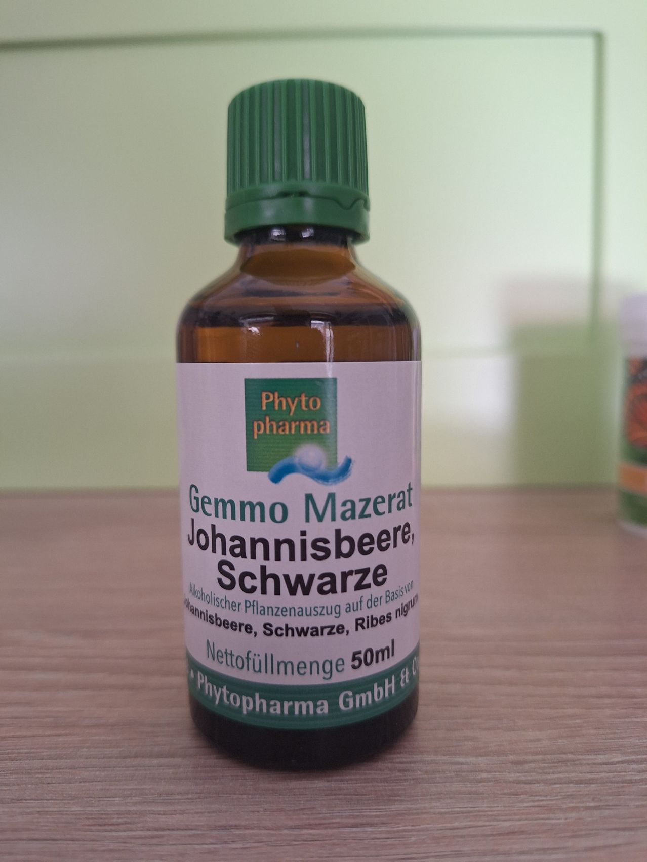 Bild enthält, Food, Seasoning, Syrup, Herbal, Herbs, Plant, Bottle, Cosmetics, Perfume