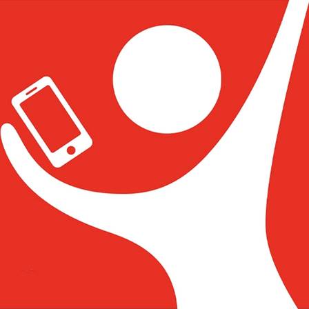 Eine Hand, die ein Smartphone hält, mit rotem Hintergrund und einem weißen Kreissymbol dahinter.