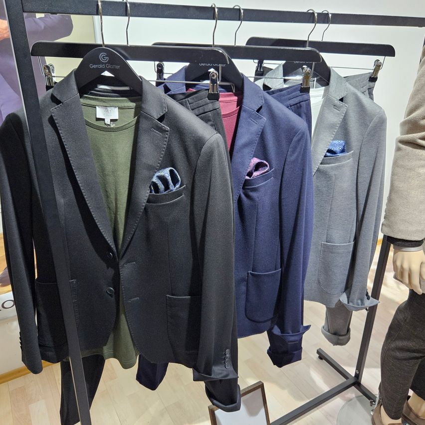 Bild enthält, Coat, Jacket, Blazer, Adult, Male, Man, Person, Suit, Shoe, Mannequin