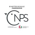 Logo für die e-Mittelschule Illmitz mit NPS-Cluster, das ein Fisch-Symbol und Text zeigt. Es steht 'E-Mittelschule Pamhagen'. Unter dem Logo steht 'Cluster Illmitz Nationalpark Neusiedler See Seewinkel'.
