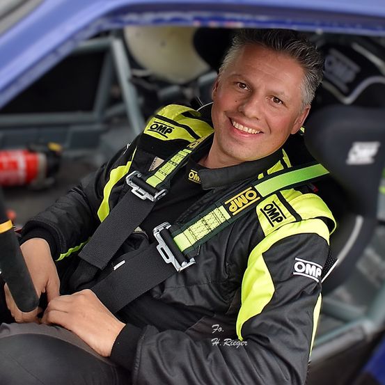 Bild enthält, Adult, Male, Man, Person