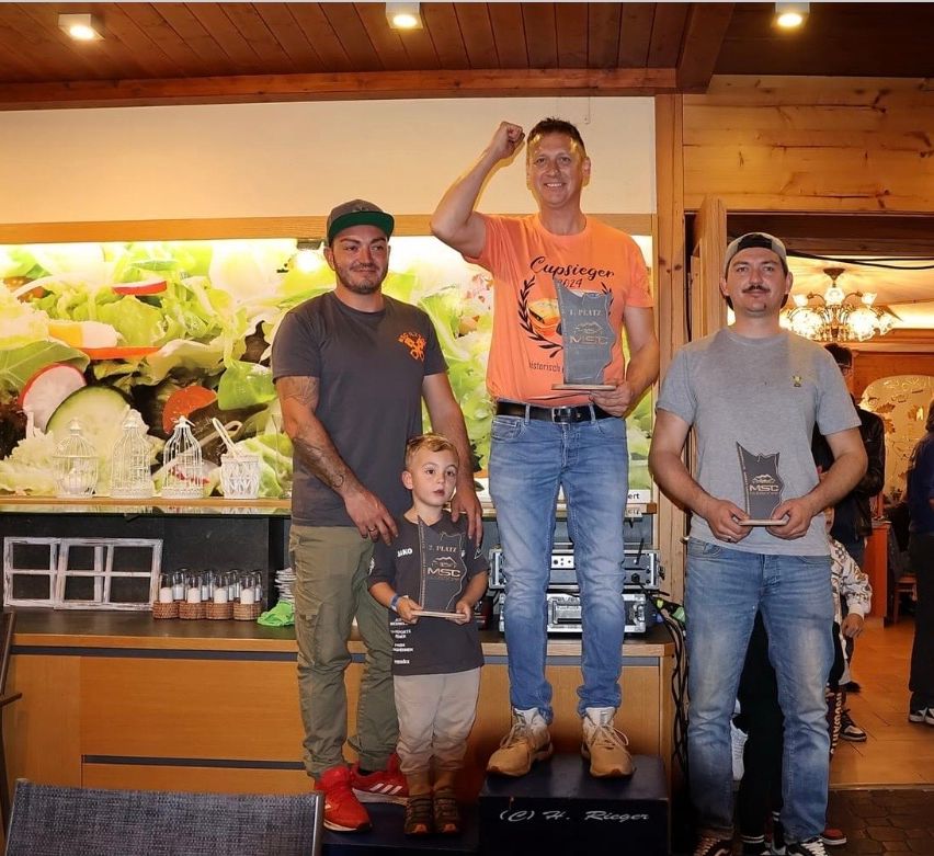 Bild enthält, Pants, Jeans, T-Shirt, People, Person, Portrait, Belt, Adult, Male, Man