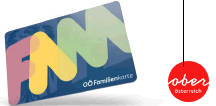 Eine blaue Karte mit 'FN' und 'Familienkarte' in mehrfarbigen Buchstaben. Die Karte hängt vor einem weißen Hintergrund. Daneben ist ein roter Kreis mit weißem Text, der 'ober' liest.