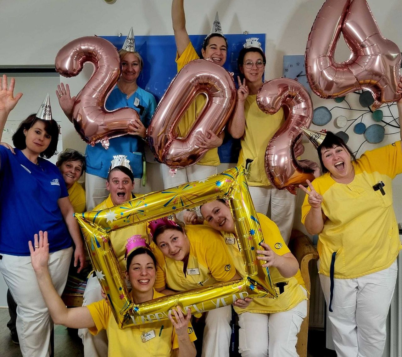 Bild enthält, People, Person, Balloon, Number, Symbol, Text, Celebrating, Adult, Male, Man