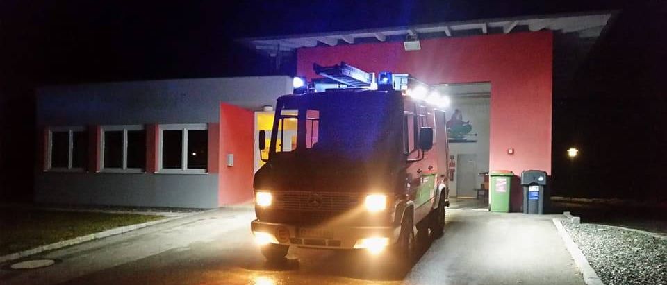 Bild enthält, Transportation, Truck, Vehicle, Person, Fire Truck