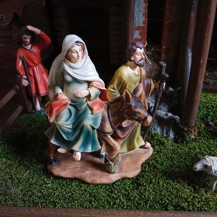 Bild enthält, Figurine, Adult, Female, Person, Woman, Face, Head, Art, Cow, Sheep