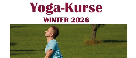 Ein Flyer für Yogakurse. Ein Mann praktiziert Yoga im Freien. Zwei Yogakurse werden beworben, einer für Anfänger und einer für Fortgeschrittene, mit Terminen, Zeiten und Kosten aufgelistet.