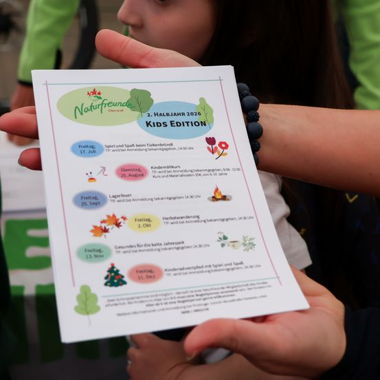 Ein Flyer für Kinderaktivitäten im Jahr 2026. Er beinhaltet Spiele und Aktivitäten an verschiedenen Terminen, wie ein Lagerfeuerabend und ein Event zur Weihnachtszeit.