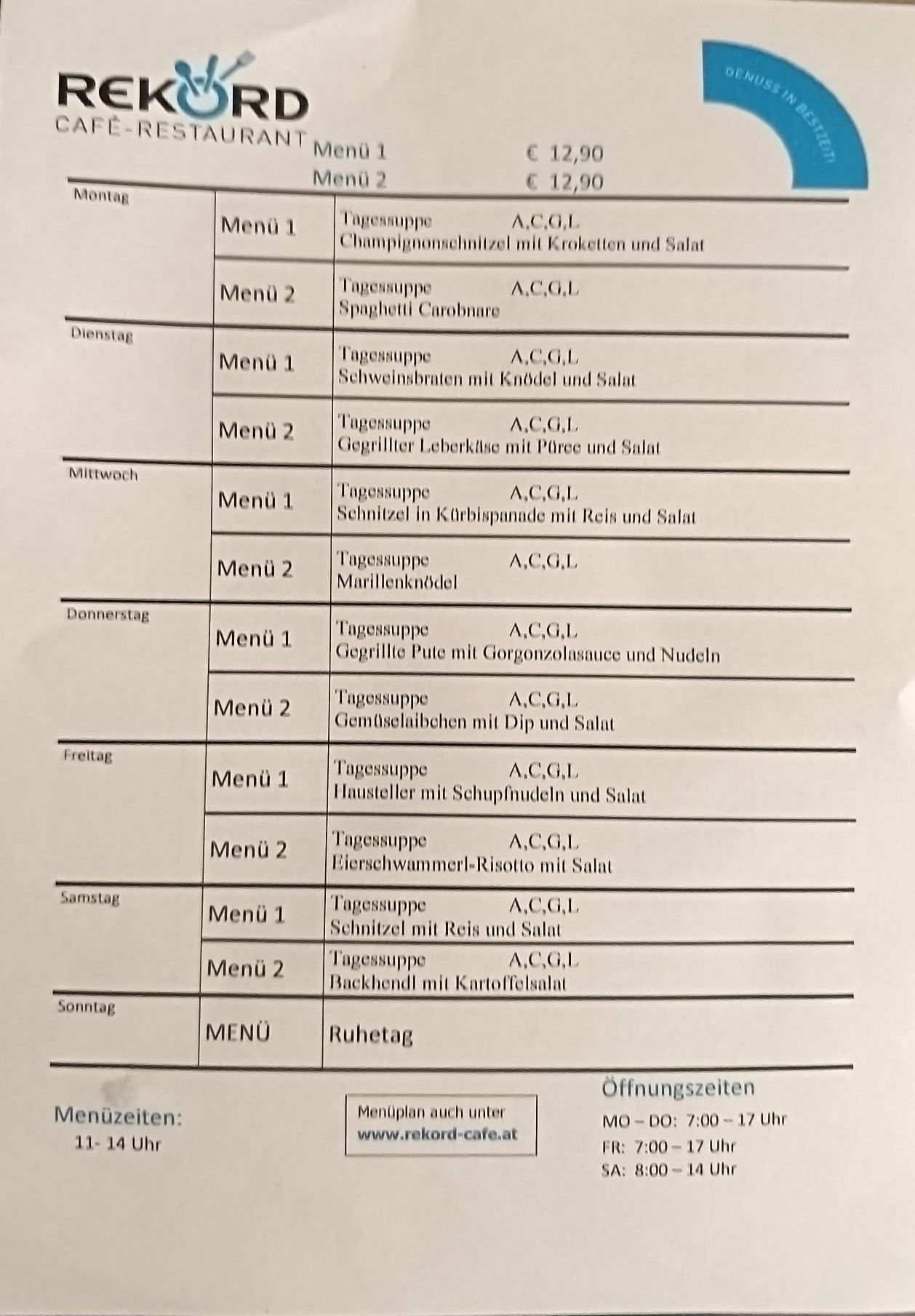 A weekly menu plan with two options for each day, including ingredients and descriptions of the dishes.