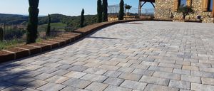 Bild enthält, Outdoors, Architecture, Building, Housing, Driveway, House, Aerial View, Floor