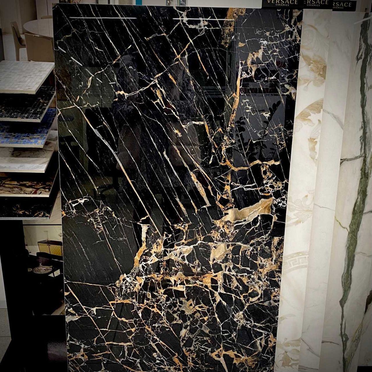 Bild enthält, Blackboard