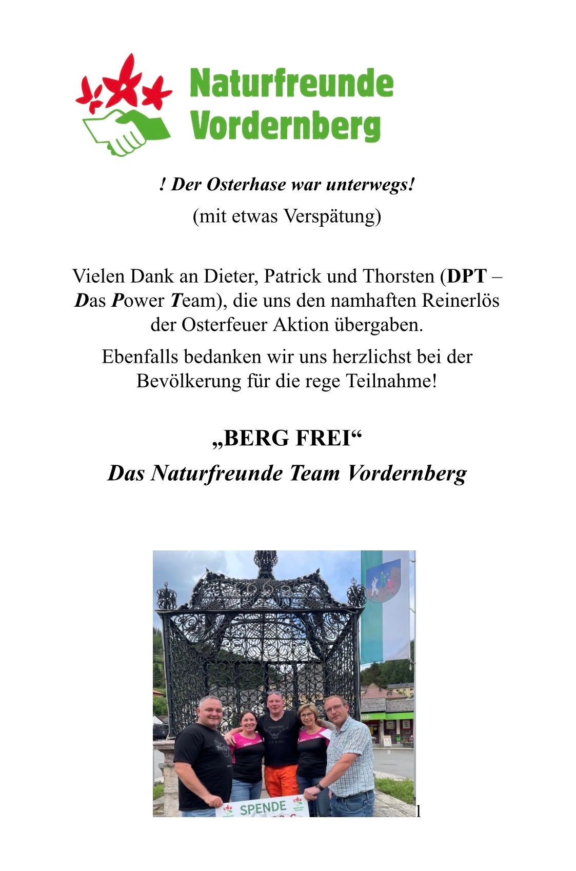 The image shows a group of four people smiling in front of a decorative metalwork gate. Below the photo, there is a text thanking Dieter, Patrick, and Thorsten for their contribution to the Easter fire action. It also expresses gratitude to the community for their active participation.