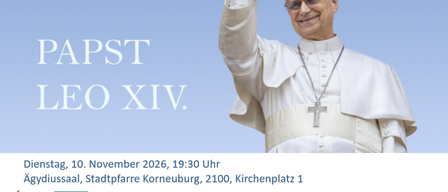 Plakat mit Papst Leo XIV., der fröhlich winkt, vor blauem Himmel. Das Plakat enthält Datum und Ort einer Veranstaltung.