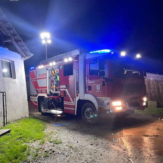 Bild enthält, Transportation, Truck, Vehicle, Fire Truck, Fire Station