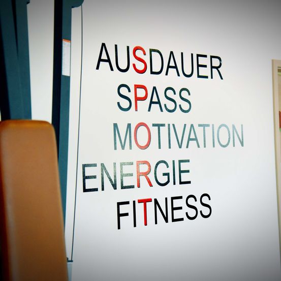 Bild enthält, Door, Text, Indoors