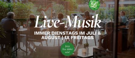 Ein Poster zeigt Menschen, die in einem Restaurant mit Live-Musik sitzen. Der Text lautet 'Live-Musik' mit Daten und Zeiten. Eine Harfe ist im Hintergrund zu sehen.