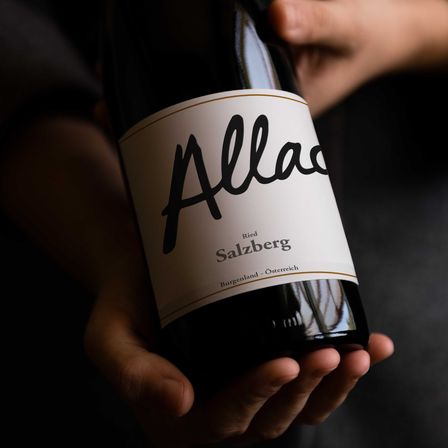 Bild enthält, Bottle, Alcohol, Beverage, Liquor, Wine, Wine Bottle, Beer, Disposable Cup, Red Wine