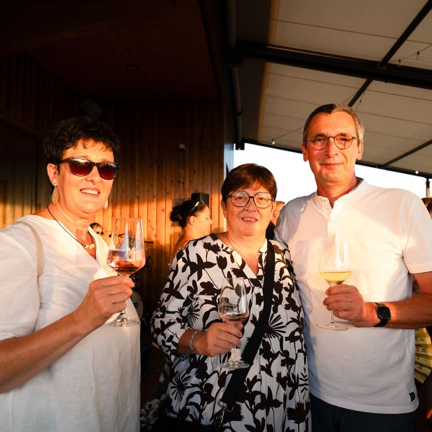 Bild enthält, Sunglasses, Person, Photography, Portrait, Glasses, Adult, Female, Woman, Male, Man