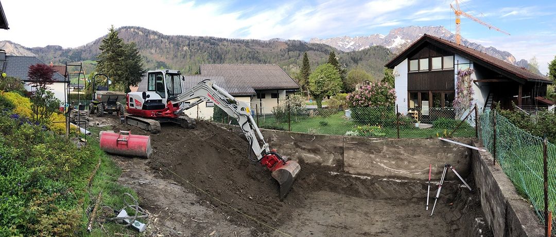 Soil, Building, Outdoors, Shelter, Nature, Bulldozer, Machine, Landslide, Wheel, Countryside