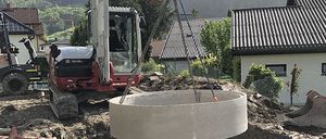 Bild enthält, Soil, Construction, Machine, Wheel, Bulldozer, Animal, Bird, Person