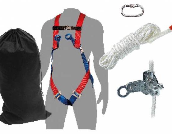 Bild enthält, Accessories, Electronics, Hardware, Adult, Male, Man, Person, Smoke Pipe, Belt, Harness