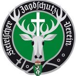 Bild enthält, Emblem, Symbol, Logo, Clothing, Hardhat, Helmet