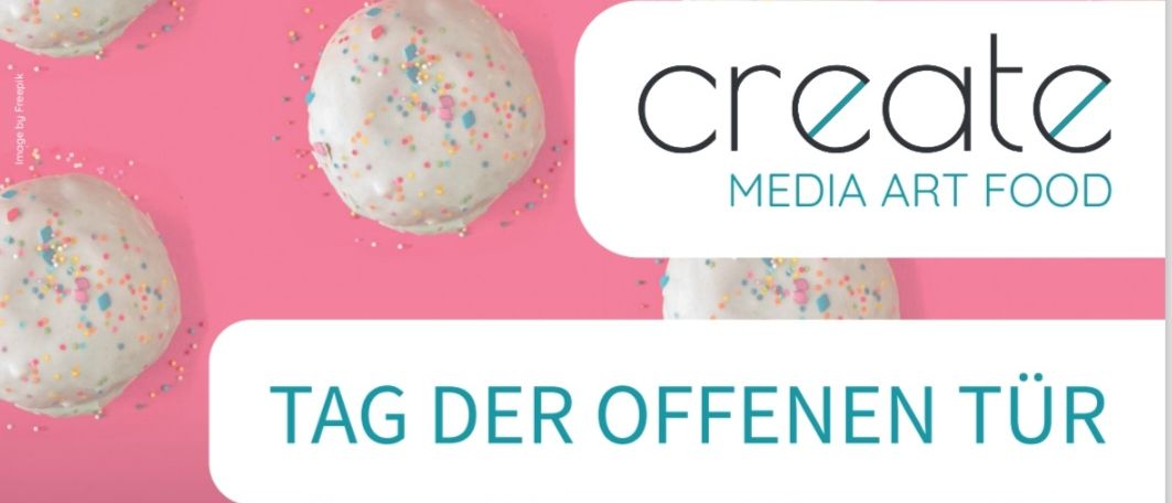Plakat für den Tag der offenen Tür am 17. Okt. 2025 von 13:30 bis 18:00 Uhr und am 18. Okt. 2025 von 09:00 bis 12:00 Uhr mit bunten Donuts auf rosa Hintergrund. Logo für create Media Art Food.
