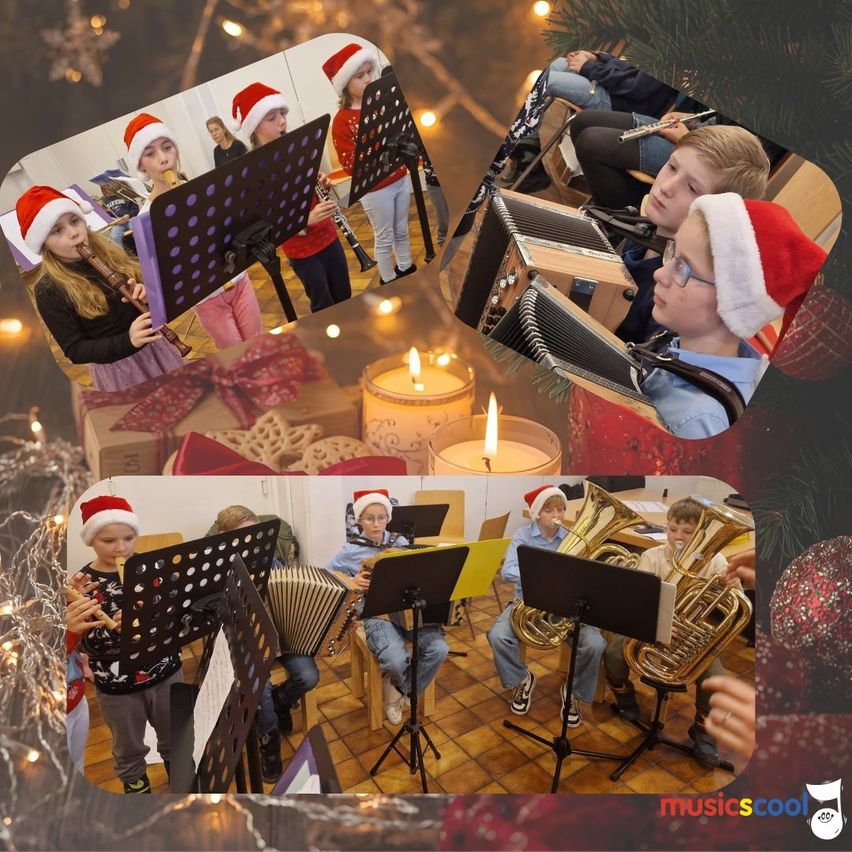 Eine Collage von Kindern mit Weihnachtsmützen, die verschiedene Musikinstrumente spielen, vor einem festlichen Hintergrund mit Weihnachtsdekorationen und Kerzen.
