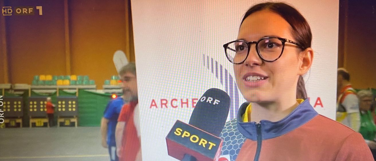 Bild enthält, Person, Crowd, Accessories, Glasses, Face, Head