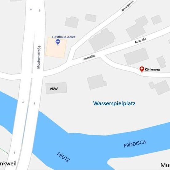 Eine Karte, die das Gasthaus Adler in der Nähe des Wasserspielplatzes zeigt. Die Karte enthält Straßen wie Fritzstraße, Australienstraße und Rankweil. Das Gewässer ist als FRODISCH gekennzeichnet.