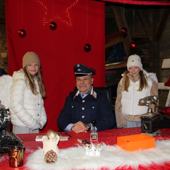 Christkindlpostamt - Engel 1, Postmeister, Engel 2