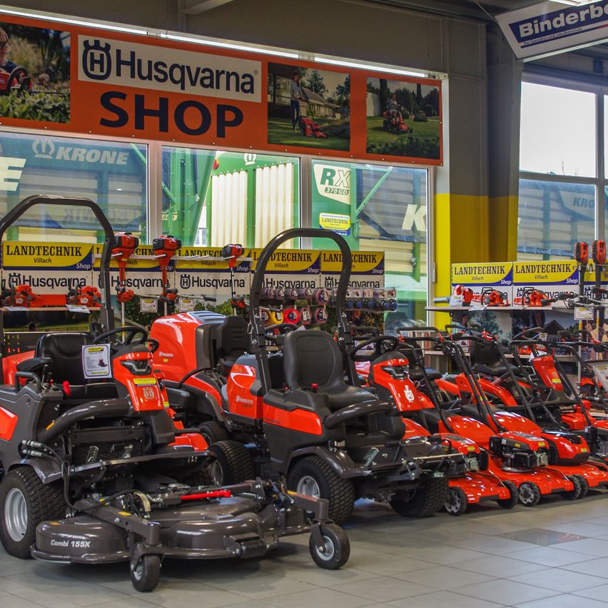 Bild enthält, Grass, Lawn, Plant, Machine, Wheel, Person, Device, Lawn Mower, Tool, Face