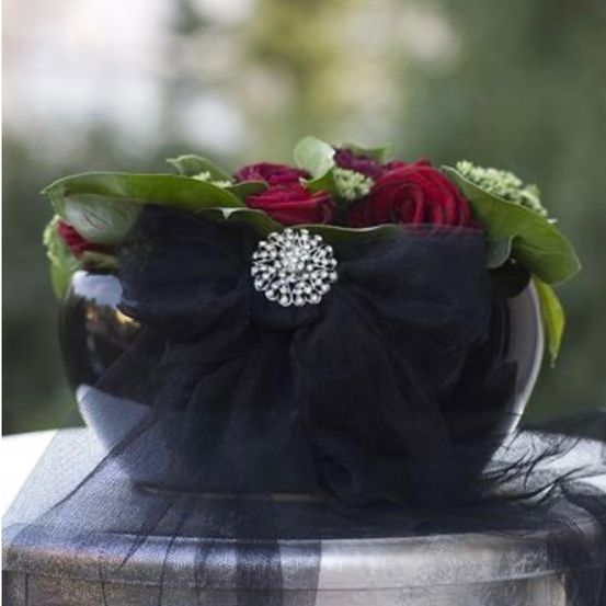 Bild enthält, Flower, Flower Arrangement, Potted Plant, Flower Bouquet, Rose, Pottery, Jar, Art, Floral Design, Dahlia