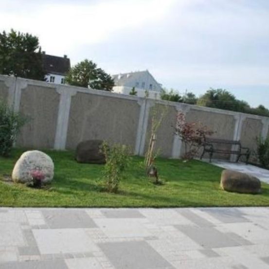 Bild enthält, Backyard, Nature, Outdoors, Yard, Grass, Plant, Garden