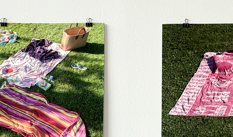 Bild enthält, Grass, Plant, Fun, Accessories, Bag, Handbag, Footwear, Shoe, Leisure Activities, Picnic