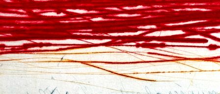 Ein lebhaftes rotes abstraktes Gemälde mit fließenden, strukturierten Linien und Streifen. Einige Bereiche zeigen gelbe und orange Töne. Unten befindet sich handgeschriebener Text, möglicherweise eine Signatur.