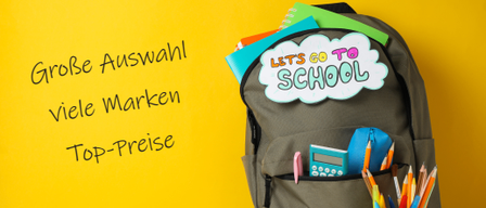 Werbeplakat für eine Schultaschenmesse bei Elektro Koenig, mit einem Rucksack, Schulsachen, Daten und Orten.